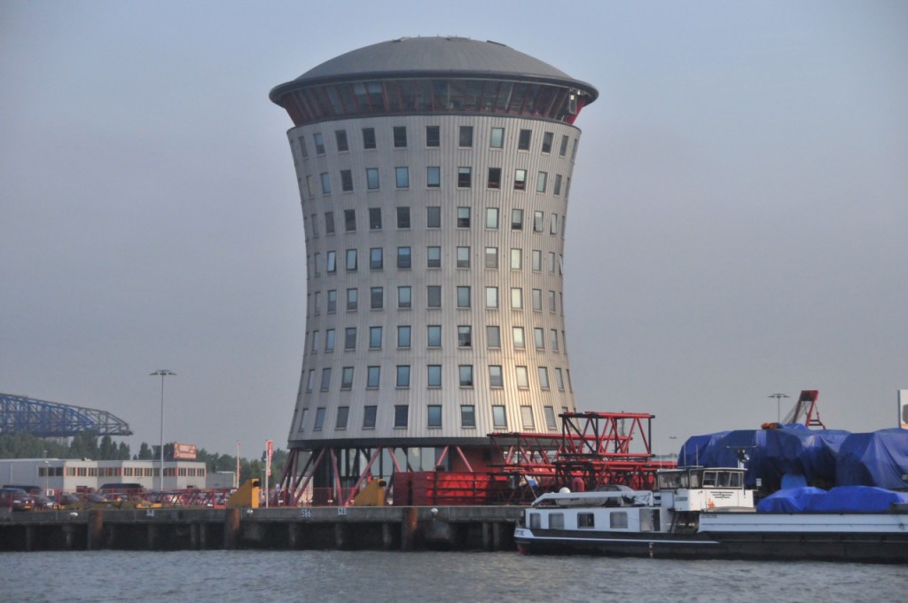Roterdams Hamnkotor. Syns att det är en av världens största hamnar!